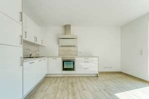 Traum-Maisonettewohnung in der schönsten Lage Augsburg direkt am Lechufer – Die vollständige Adresse der Immobilie erhältst du vom Anbieter., 86163 Hochzoll-Nord, Augsburg – Vorschaubild 2