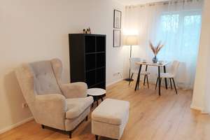 Moderne, TOP-renovierte, vollmöblierte 1-Zimmer Wohnung mit Balkon, Einbauküche und TG-Stellplatz – Erlanger Str. 23, 90765 Ronhof, Kronach, Fürth – Vorschaubild 5