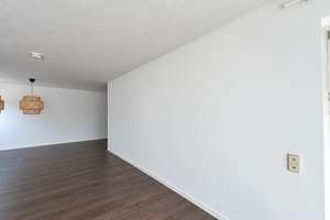 Großzügige 3-Zimmer-Wohnung mit eigenem Garten, Terrasse und Tiefgaragenstellplatz in Hannover-Bothf – 30657 Sahlkamp, Hannover – Vorschaubild 4