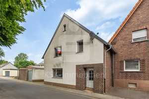 Stammeln: Einfamilienhaus mit großem Grundstück. – Rhein-Erft-Kreis – Vorschaubild 1