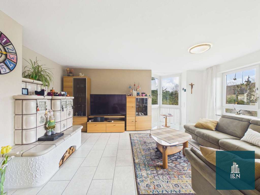 Immobilie in Eberdingen - MEHRGENERATIONENHAUS - Großes Zweifamilienhaus mit wunderschönem Garten in Hochdorf - Bild 2