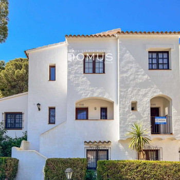 Duplex mit Terrasse und Pool nahe dem Meer LEscala