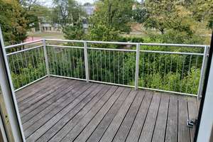 Helle ruhige Dreizimmer-Dachgeschoßwohnung im Kölner Westen mit herrlicher Sonnenterrasse