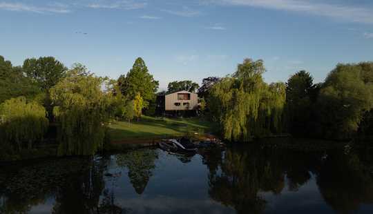 Bild von Wassergrundstück in Hamburg-Mitte - Einmalige Villa von Privat - blackcube.hamburg-