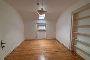 Dachetage in Stilaltbauvilla am Kurpark! 4 ZKB - 117 m² mit Dielen + EBK  € 1.600,- + NK – Die vollständige Adresse der Immobilie erhältst du vom Anbieter., 65193 Nordost, Wiesbaden – Vorschaubild 7