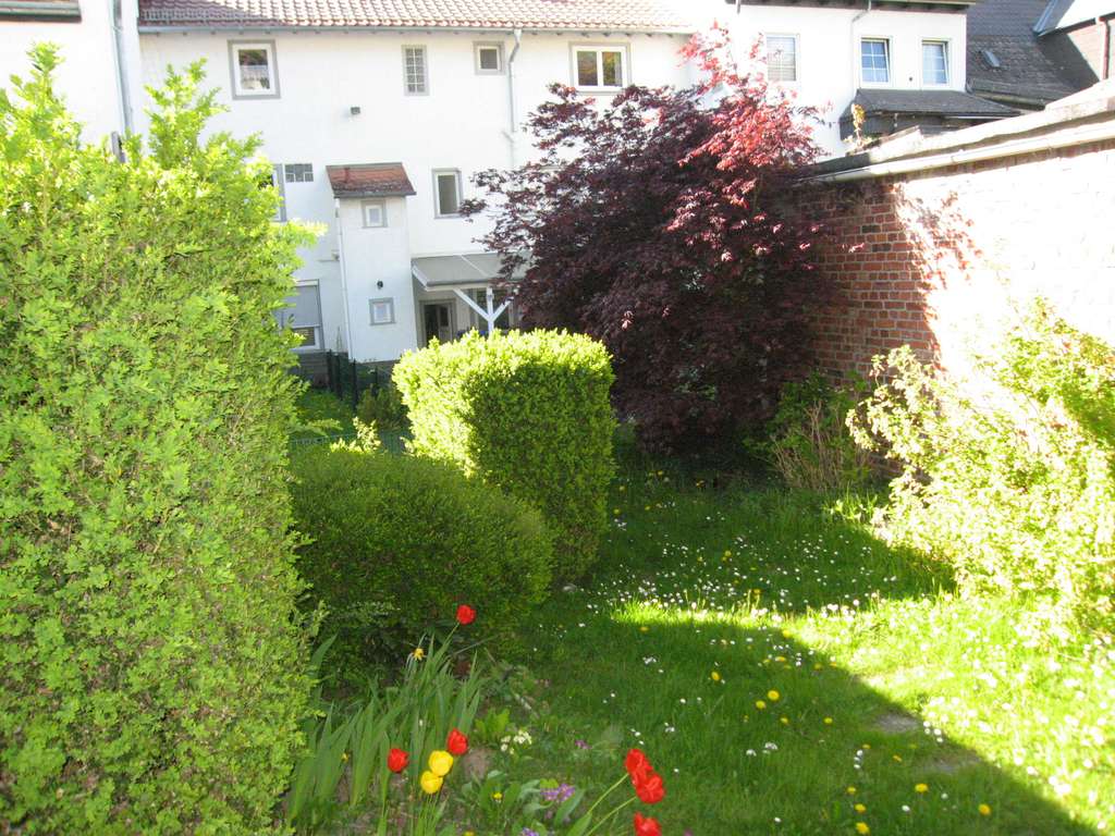 Immobilie in Bad Schwalbach - Bad Schwalbach Innenstadt, MFH mit 5 Wohneinheiten, großer und ruhiger Garten und 2 Einzelgaragen - Bild 3