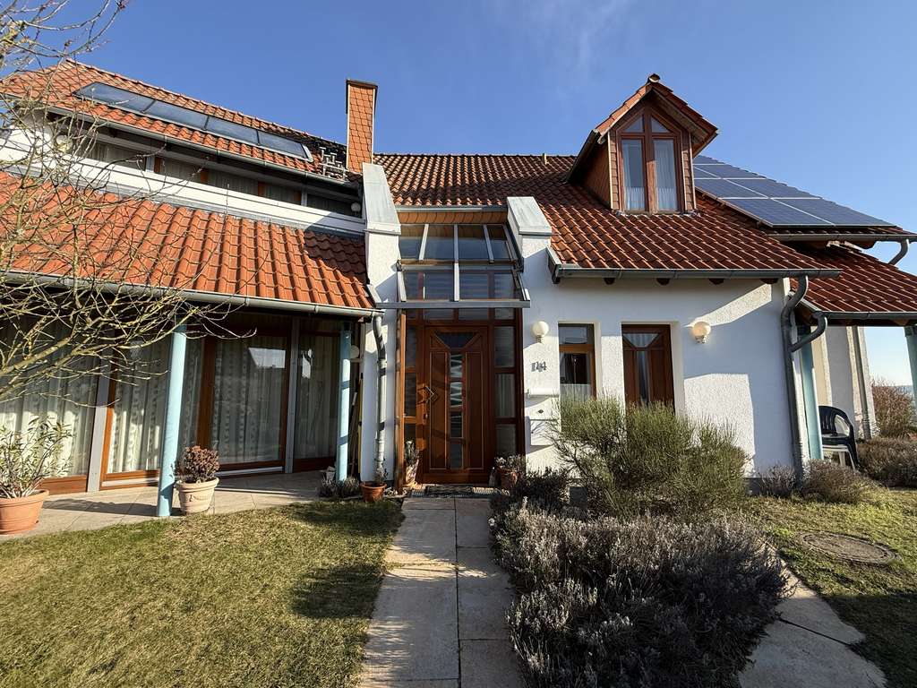 Immobilie in Gleichen - Frei! Wunderschönes Architektenhaus mit Pool in ruhiger Lage - Bild 2