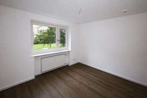 Modernisierte 4-Zimmer-Wohnung + Esszimmer, Westbalkon & neue Einbauküche in Poppenbüttel – 22395 Poppenbüttel, Hamburg – Vorschaubild 10