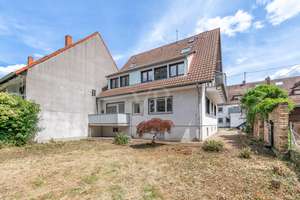 Familienfreundliche Doppelhaushälfte mit großem Grundstück und Potenzial
Ruhige Stadtlage, viel Woh – Die vollständige Adresse der Immobilie erhältst du vom Anbieter., 76131 Rintheim, Karlsruhe – Vorschaubild 14