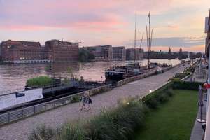 WATERFRONT LIVING IN BERLIN – SPECTACULAR RIVER VIEWS & SOUTH-FACING TERRACE – Stralauer Allee 5, 10245 Friedrichshain, Berlin – Vorschaubild 18