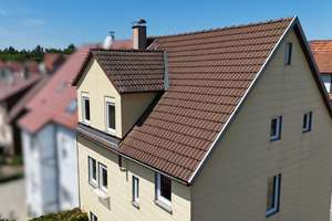 Solides Wohnhaus mit viel Freifläche für Autos, Spielwiese u. Gemüsebeet - Scheune vorhanden – Erzkopfstraße 8, 75181 Huchenfeld, Pforzheim – Vorschaubild 3