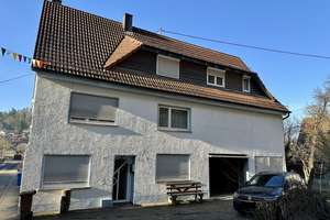 Einfamilienhaus mit Garagen, Scheune und weiterem Ausbaupotenzial – Die vollständige Adresse der Immobilie erhältst du vom Anbieter., 72172 Sulz am Neckar – Vorschaubild 2