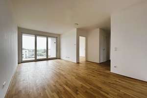 Neubau-Erstbezug | EBK | Loggia | Feldrandlage
