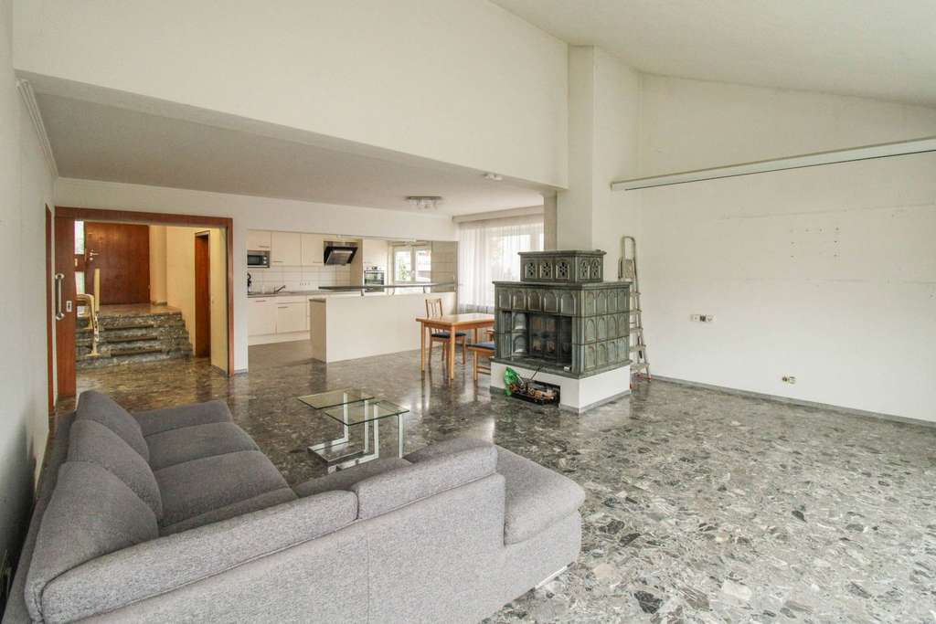 Immobilie in Pfullingen - Traumhaus mit Panoramablick – Ihr neues Zuhause mit exklusiver Ausstattung  - Bild 3