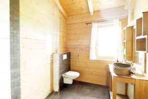 Holz, Licht, Lebensqualität. Einfamilienhaus mit unverbaubarem Blick in die Natur! – Die vollständige Adresse der Immobilie erhältst du vom Anbieter., 84036 Kumhausen – Vorschaubild 5