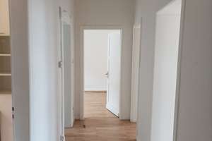 Leben am Fluss - Schöne 3-Zimmer Altbauwohnung direkt an der Sieg  im 2. OG in Siegen – Auf dem Sand 9, 57072 Siegen, Siegen – Vorschaubild 2