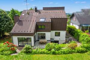 Familienidylle mit Einliegerwohnung & großem Garten in bevorzugter Wohnlage – Die vollständige Adresse der Immobilie erhältst du vom Anbieter., 76571 Gaggenau – Vorschaubild 3