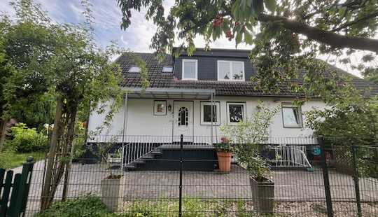 Bild von Ein- oder Zweifamilienhaus mit separatem Büro, Top Immobilie mit Potential