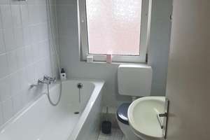 3 ½ R. Wohnung mit Balkon und zwei Bädern in Oberhausen-Dümpten (ruhige Lage) – Die vollständige Adresse der Immobilie erhältst du vom Anbieter., 46047 Schlad, Oberhausen – Vorschaubild 9