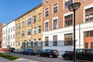 Mehrfamilienhaus mit 6 WE's, Tageslichtbäder und Keller in ruhiger Lage von Rostock – Die vollständige Adresse der Immobilie erhältst du vom Anbieter., 18055 Stadtmitte, Rostock – Vorschaubild 2