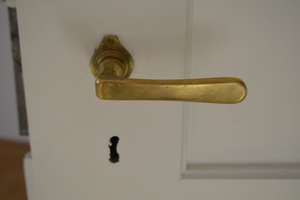 Herzogpark/Bogenhausen: 4-Zimmer-Wohnung mit Dachterrasse, Balkon und Garten – Kolbergerstr 18, 81679 Herzogpark, München – Vorschaubild 24