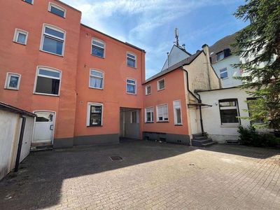 Investmentpaket zum Faktor unter 11! Drei lukrative Häuser auf einem Grundstück!