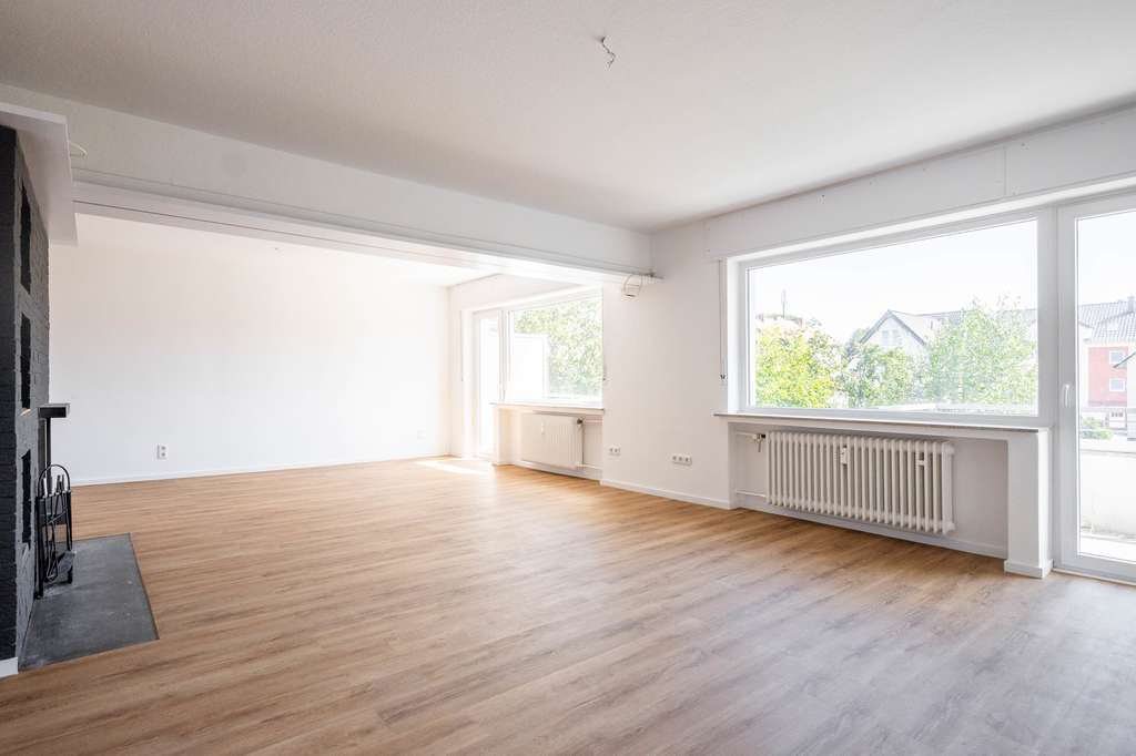 KEINE KÄUFERPROVISION 1a renovierte 3-4 Zimmerwohnung mit Balkon in Bielefelds östlicher Innenstadt