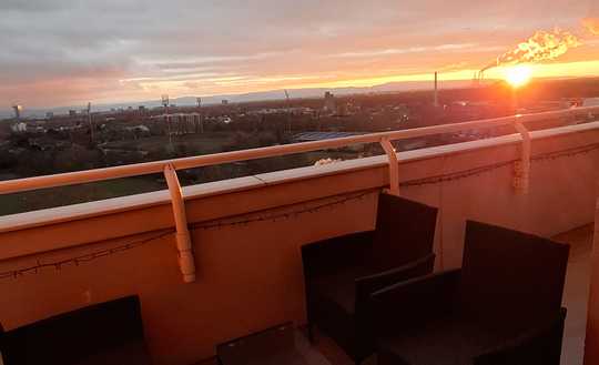 Schöne lichtdurchflutete Wohnung in luftiger Höhe