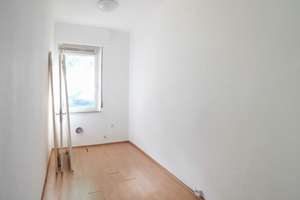 Bezugsfreie Hochparterre-Wohnung mit hohen Decken und zentraler Anbindung – 70374 Schmidener Vorstadt, Stuttgart – Vorschaubild 7