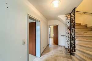 Familienglück mit Potenzial – Reihenmittelhaus mit kleinem Garten und Einzelgarage in Rosenheim – 83024 Westerndorf Sankt Peter, Rosenheim – Vorschaubild 2