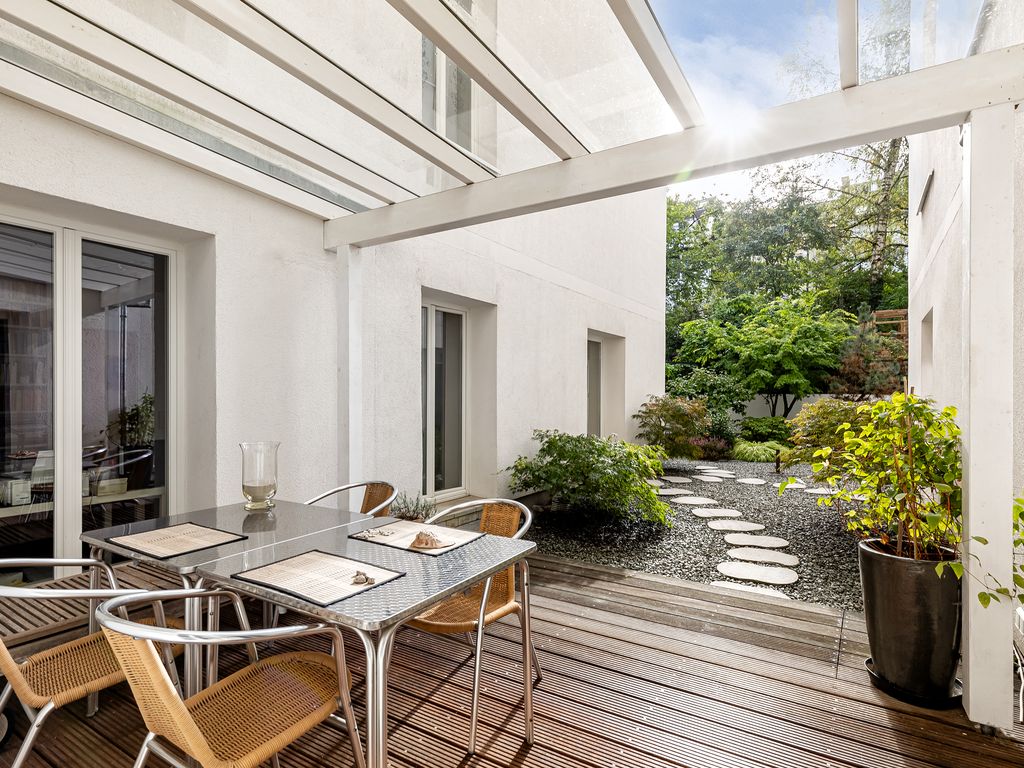 ULI VOGELER GmbH SOLITÄR IM HALLERPALAIS Eigentumswohnung mit