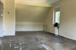 3-Zimmer-DG (2. Etage) für handwerklich Geschickte, ab sofort verfügbar – Dellwiger Str. 37, 45357 Dellwig, Essen – Vorschaubild 2