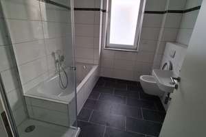 Exklusive, neuwertige 3-Zimmer-Obergeschosswohnung mit Ost- und Westbalkon in Ludwigshafen-Ruchheim – 67071 Ruchheim, Ludwigshafen am Rhein – Vorschaubild 2