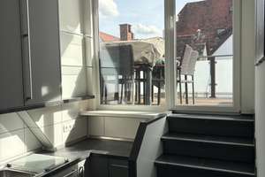 Teilmöbelierte gehobene 2-Zimmer-Wohnung in Zuffenhausen mit Dachterrasse  und Bühne – Marbacher Straße 48, 70435 Zuffenhausen-Mitte, Stuttgart – Vorschaubild 4