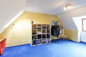 Doppelhaushälfte mit 1.039 m²  Traumgarten & Einliegerwohnung – viel Platz für Ihre Zukunft – Die vollständige Adresse der Immobilie erhältst du vom Anbieter., 22523 Eidelstedt, Hamburg – Vorschaubild 9