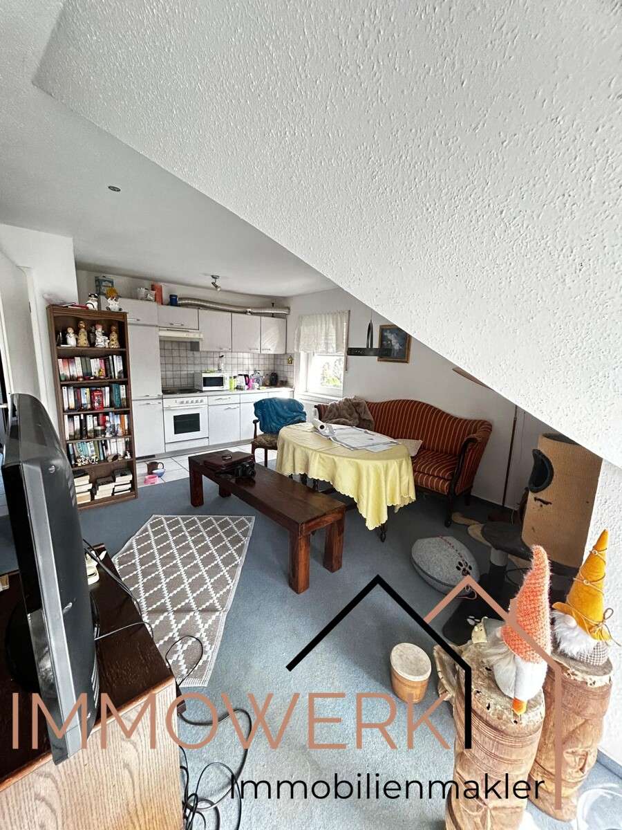 Immobilie in Luhden - Schön geschnittene, voll vermietete DG-Wohnung mit Balkon und Stellplatz. - Bild 2