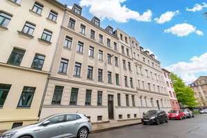 INVESTITION MIT ALTBAUFLAIR | Vermietete 3-Raum-Wohnung mit West-Balkon und Tageslichtbad