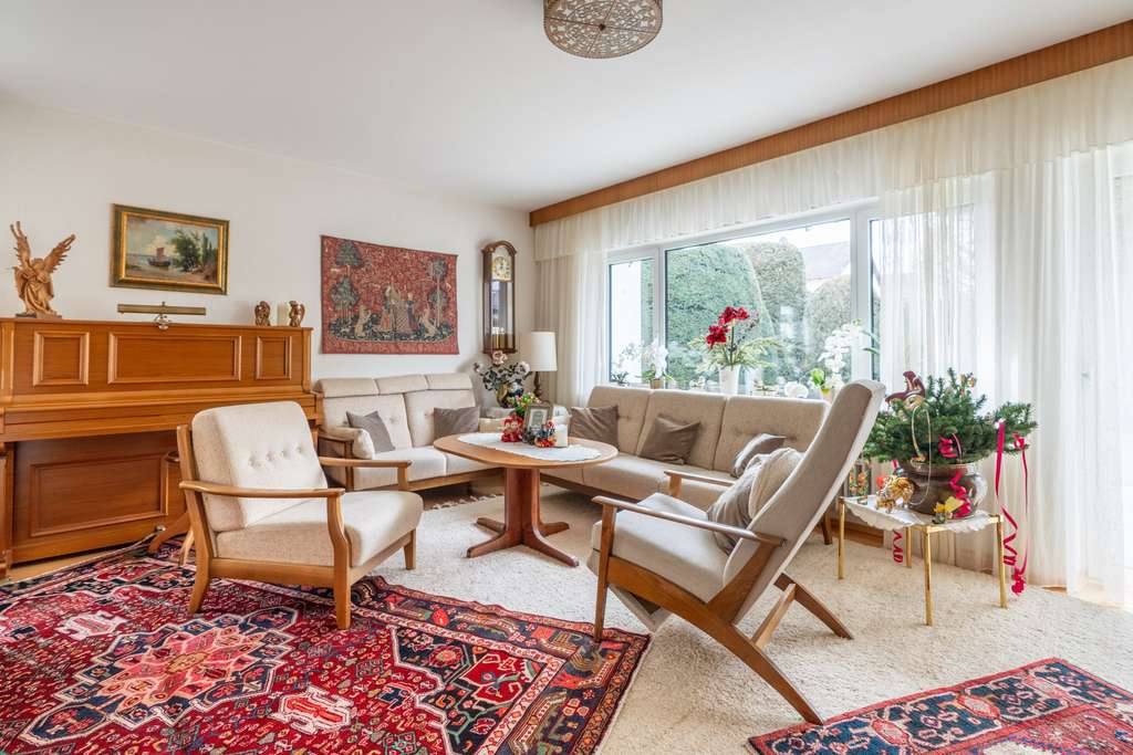 Immobilie in Gilching - Jetzt Hauseigentümer werden: gepflegtes Reiheneckhaus mit sonnigem Garten und Einzelgarage - Bild 2