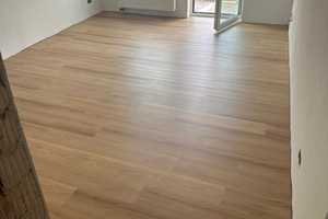 WG-Zimmer in sanierter Wohnung zentral in Würzburg mit Einbauküche mit und ohne Balkon ab sofort! – Semmelstraße 47, 97070 Würzburg – Vorschaubild 2