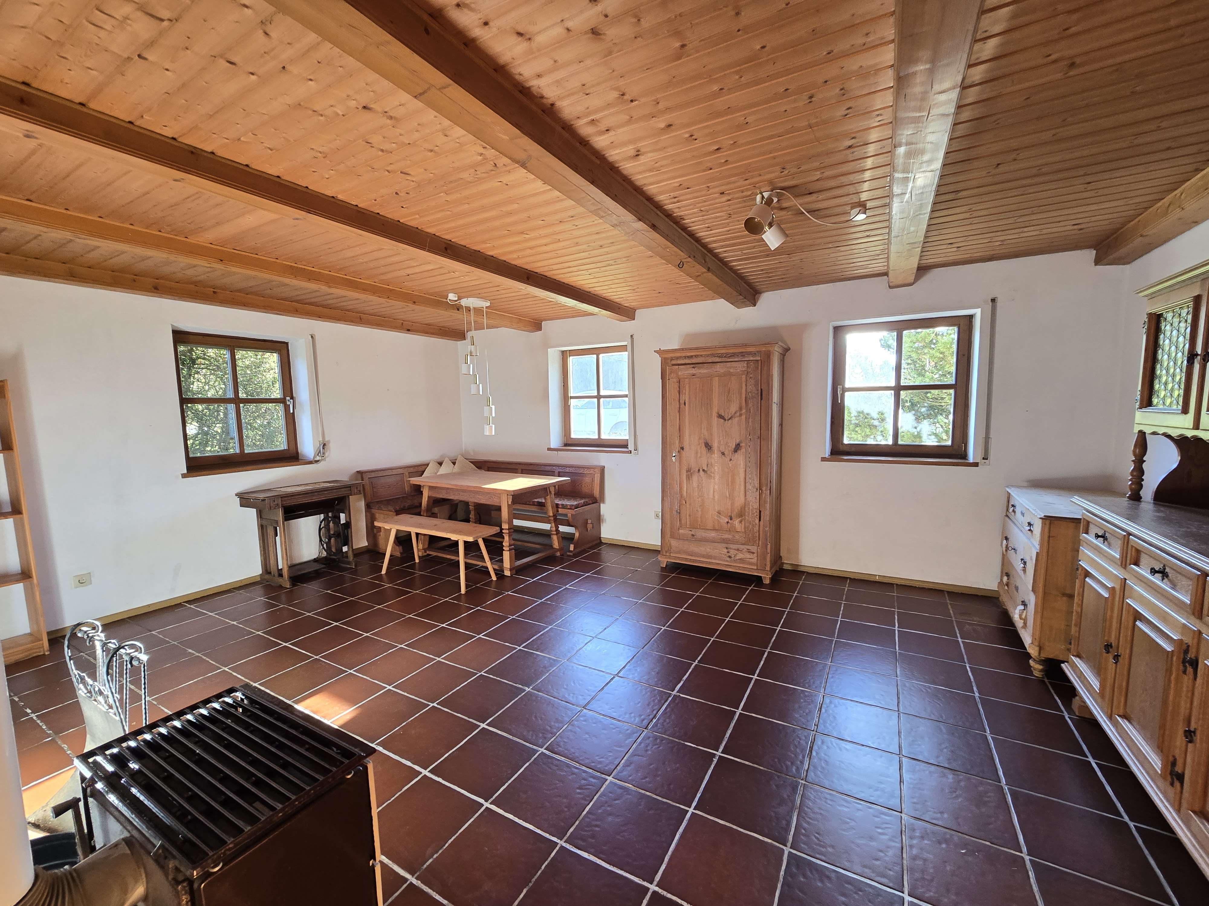 Immobilie in Tann - ... Seltene Gelegenheit - beziehbares Sacherl mit rd. 2ha Grund in ruhiger Alleinlage ... - Bild 6