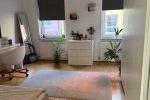 Frisch Saniert: 1 Zimmer mit Parkett, neuer EBK , neues Duschbad ( TGL) im Herzen von Bockenheim