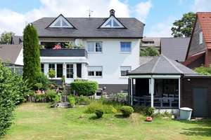 Extravagantes Zweifamilienhaus mit Charme in schöner Stadtlage! – Die vollständige Adresse der Immobilie erhältst du vom Anbieter., 51545 Waldbröl – Vorschaubild 1