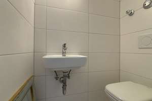 Sanierte 2-Zimmer-Wohnung mit Süd-Terrasse u. Duplexparkplatz in Schwabing-Biederstein (unvermietet) – Maasweg 1, 80805 Biederstein, München – Vorschaubild 21