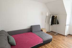 Charmante Dachgeschosohnung 2 Zimmer  in gepflegter Wohnanlage mit großem Gemeinschaftsgarten