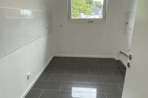 Modernisierte 3-Zimmer-Wohnung in Lichterfelde – inkl. Stellplatz direkt vor der Haustür – Die vollständige Adresse der Immobilie erhältst du vom Anbieter., 12203 Lichterfelde, Berlin – Vorschaubild 4