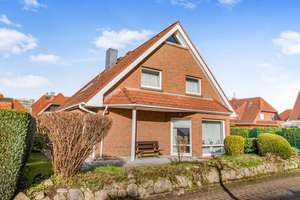 Bremen-Kattenesch; freistehendes Einfamilienhaus mit 5 Zimmern, 2 Bädern, Garten und Garage