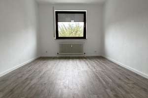 Modernisierte 4,5 Zimmer Wohnung mit Balkon, EBK und TG-Box in begehrter Wohnlage von Sindelfingen – Die vollständige Adresse der Immobilie erhältst du vom Anbieter., 71065 Sindelfingen – Vorschaubild 7