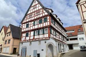 Stilvolle Maisonette-Wohnung im denkmalgeschützten Grafenhof in Leonberg-Höfingen