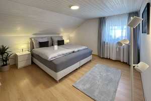 Geschmackvolle, vollausgestattete 4-Zimmer-Wohnung als Monteurzimmer / Monteurwohnung in Augsburg – Schmutterstraße 26, 86156 Augsburg – Vorschaubild 3