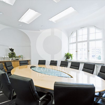 Zentral gelegene Büroflächen in denkmalgeschütztem Altbau. combine Transatcion